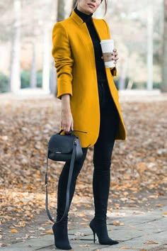 Woolen Coat Woman, Straight Clothes, Elegant Coats, Casual Cardigans, Woolen Coat, Belarus, Look Casual, Barbados, Winter Looks