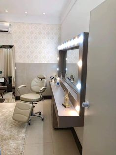 Glam Beauty Room, Makeup Room Diy, Parlour Design, Makeup Studio Decor, Makeup Beauty Room, Esthetician Room Decor, Esthetics Room, Spa Room Decor, Esthetician Room