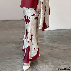 Olivia Mark - Elegant High-Waisted Retro Print Midi Skirt with a Flattering Fit Print Midi Skirt, Long Knitted Dress, Elegant Skirt, Printed Midi Skirt, Retro Print, Retro Prints, Types Of Skirts, Terry Cloth, Wine Red