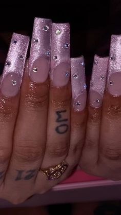 Cat Eye Nails With Gems, Cat Eye French Tip Nails Square, Pink Cateye Nail Design, Pink Cateye Nail, Cat Eye French Tip Nails, Cat Eye French Tip, Cateye Nailart, Cateyes Nails, Cateye Nails