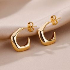 Stainless Steel Earrings for Women 2023 Vintage Gold Color Irregular C Shaped Earrings Luxury Earring Aesthetic, Earrings Luxury, Earrings Aesthetic, Metallic Party, Aesthetic Jewelry, Metal Surface, Steel Earrings, Chain Anklet, Earring Type