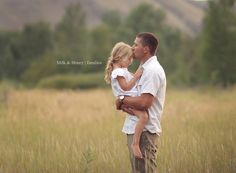 Photography Men Poses, Father Daughter Pictures, Father Daughter Photos, Daughter Pictures, Daughter Photo Ideas, Men Poses, Daughter Photoshoot, Father Daughter Photography, Daughter Photography