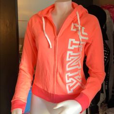 Victoria Secret Pink Hoodie Jacket Lightweight Sz Xs Fit Small Too Nwot Sporty Hooded Jacket For Spring, Spring Cotton Hooded Sports Jacket, Spring Cotton Hooded Jacket For Sports, Fitted Sweatshirt For Sports In Spring, Sporty Pink Cotton Hooded Jacket, Fitted Pink Victoria's Secret Top, Victoria's Secret Long-sleeved Winter Outerwear, Pink Cropped Hoodie, Victoria Secret Pink Logo