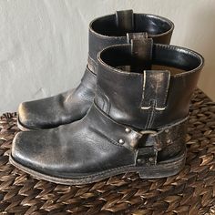 Frye Brand 6.5 Washed And Oiled For A Distressed Look Italian Leather Unlined Harness Style Distressed Smokey Black Great Condition Harness Style, Short Boot, Frye Shoes, Short Boots, Italian Leather, Bootie Boots, Ankle Boots, Size 6, Women Shoes