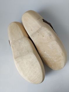 Hand made Wooden Shoes Clogs , Altes Muensterlaendishes Handwerk made in Germany Slip-on Clogs With Rubber Sole And Plain Toe, Leather Sole Slip-on Clogs With Plain Toe, Brown Slip-on Clogs With Leather Footbed, Wooden Closed Toe Clogs With Wooden Heel, Traditional Slip-on Clogs With Leather Footbed, Casual Closed Toe Wooden Clogs, Casual Wood Closed Toe Clogs, Wooden Slip-on Mules, Traditional Slip-on Clogs With Rubber Sole