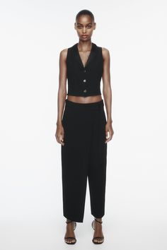 Elegant Cropped Tops With Button Closure, Elegant Cropped Top With Button Closure, Formal Cropped Top With Button Closure, Chic Cropped Blouse With Button Cuffs, Versatile Formal Tops With Buttons, Elegant Cropped Zara Blouse, Elegant Cropped Blouse By Zara, Elegant Blouse With Button Cuffs For Layering, Elegant Cropped Tops For Layering