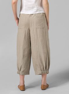 Loosely Fitted Trousers With Pleated Waist, Relaxed Fit Bottoms With Pleated Waist And Wide Leg, Relaxed Fit Wide Leg Bottoms With Pleated Waist, Trousers With Pleated Waist And Loosely Fitted Hips, Wide Leg Pleated Waist Pants For Summer, Wide Leg Pants With Pleated Waist For Summer, Spring Wide Leg Trousers With Pleated Waist, Relaxed Fit Wide-leg Pants With Pleated Waist, Summer Wide-leg Pants With Pleated Waist