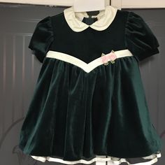 Great Winter Dress Green Velvet Never Worn! Cute Green Dress For Winter, Cute Green Winter Dress, Short Sleeve School Dresses For Fall, Cute Winter Dress For School, Winter Dress, Velvet Color, Green Velvet, Winter Dresses, Kids' Dresses