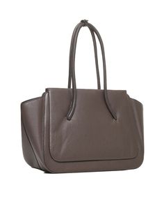 Aesther Ekme's Lagune 24h bag in chestnut brown grained leather featuring double top handles + snap button strap, internal magnetic fastening, internal flat pocket, Three Dots logo embossed on the front, protective feet and silver-tone metal hardware.390x240x150x660mmSize Type: UniqueGender: WomenMaterial: FURS & SKINS->CALFSKIN100 %Color: GRAIN CHESTNUTMade in: ESProduct ID: 03FW241LG24HL06-221*Import tax/duty will be calculated at checkout (If applicable) Brown Textured Leather Top Handle Satchel, Brown Calf Leather Satchel With Top Carry Handle, Brown Calf Leather Satchel With Double Handle, Modern Brown Calf Leather Satchel, Business Calf Leather Satchel With Silver-tone Hardware, Brown Leather Satchel With Magnetic Closure, Office Satchel In Brown With Silver-tone Hardware, Business Satchel With Silver-tone Hardware And Calf Leather, Brown Office Satchel With Silver-tone Hardware