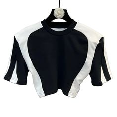 Brand Name: DEAT Elasticity: Slight Stretch Material: Polyester Black Stretch Color Block T-shirt, Black Sports Top With Contrast Color, Casual Black Color Block Crop Top, Modern Baby, White Crop Top, Black Crop Tops, Brand Names, Top Shirt, Crop Top