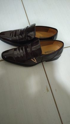 Yeknu Men Dress Italian Leather Shoes Slip On Fashion Men Leather Mocc Slip-on Brown Dress Shoes For Party, Brown Slip-on Dress Shoes For Party, Brown Leather Shoes With Round Toe For Party, Brown Round Toe Loafers For Party, Brown Closed Toe Dress Shoes For Party, Brown Almond Toe Loafers For Party, Brown Flat Dress Shoes For Formal Occasions, Dress Italian, Male Shoes