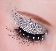 Coachella Make-up, Fantasy Make-up, Coachella Makeup, Make Up Designs, Rhinestone Makeup, Carnival Makeup, Valentines Makeup, Makijaż Smokey Eye, Eye Makeup Designs