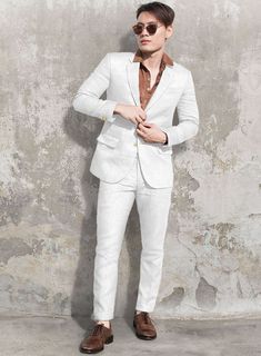 Express your keen sense of style with our Solbiati Art Du Lin White Linen Suit, which adds an urban twist to your event attire. Crafted with premium linen fabric, it boasts a rich and luxurious feel. The solid white hue elevates your refined taste and puts you in the limelight with its stylish elegance. This silhouette brings a classic twist to your wardrobe and will perfectly upgrade your closet. 
 
 Look Includes   Solbiati Art Du Lin White Linen Fabric  Two Button Jacket Style  Notch Lapel White Linen Suit, Herringbone Tweed Jacket, Zegna Suit, Everyday Jacket, Tropical Shirt, Smart Casual Wear, White Suit, Herringbone Tweed, Beautiful Suit