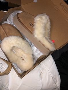 Ugh Slippers Outfits, Platform Ugg Slippers, Ugg Coquette Slippers, Fluffy Shoes, Funky Shoes