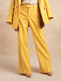 High-Rise Wide-Leg Italian Wool Pant | Banana Republic Power Suits For Women Classy, Business Pants Women, Suits For Women Classy, Yellow Coat Outfit, Power Suits For Women, Cocktail Attire For Women, Banana Republic Style, Business Pants, Cocktail Attire