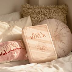 Make your home and heart a peaceful place with the help of this lovely Bible pillow. This thick, soft cushion creates a sacred space by your window, on your couch, or in your bedroom. In addition to being a meaningful piece of your home décor, this plush, velvety pillow conceals a secret—open it, and inside you'll find Jesus Throw Pillows, Christian Girl Bedroom, Bible Decorations Ideas, Bible Pillow, Christian Bedroom Decor, Christian Bedroom, Christian Room Decor, Bible Decor, Holy Bible Book