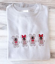 Disney Christmas Sweaters, Disney Christmas Embroidery, Disney Christmas Sweater, Christmas Knitted Sweater, Embroidered Christmas Sweater, Disney Christmas Diy, Disney Ugly Christmas Sweater, Nerdy Christmas, Christmas Hand Embroidery