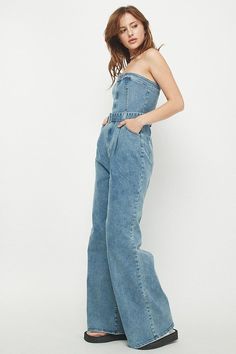 Wide Leg Denim Tube Jumpsuit Denim Tube Dress Outfit, Printed Linen Pants, Ombre Cardigan, Denim Jumpsuits, Tube Jumpsuit, Jumpsuit Fitted, Tie Dye Pants, Miss Match, Denim Jumper