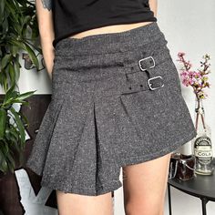 🖇Condition: 5-/5 (was sewn) 📌Brand: 365 SunShine  🔖Tag size: 38 Waist 14.17 in 36 cm Hip 16.93 in 43 cm Length 12.6 in 32 cm Y2k Mini Skirt With Belt Loops, Y2k Mini Skirt Bottoms With Belt Loops, Y2k Style Mini Skirt With Belt Loops, Y2k Fitted Skirt With Belt Loops, Y2k Pleated Mini Skort, Y2k Style Short Pleated Skirt, Y2k Pleated Mini Bottoms, Y2k Mini Pleated Skirt, Y2k Style Pleated Short Skort