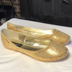 Sequins Gold Slip-on Ballet Flats For Party, Gold Open Toe Flats For Party, Summer Slip-on Ballet Flats For Parties, Summer Party Slip-on Ballet Flats, Gold Pointed Toe Ballet Flats For Party, Synthetic Closed Toe Ballet Flats For Parties, Gold Summer Ballet Flats, Summer Party Synthetic Ballet Flats, Gold Synthetic Flats With Round Toe