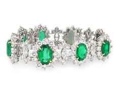 Magas ékszerek eladó | M.S. Rau (A fordítás hiányzik: en.general.meta.page) Emerald Bracelets, Dope Jewelry Accessories, Designer Bracelets, High Jewellery, Emerald Bracelet, Antique Bracelets, Simple Diamonds, Bold Jewelry, Expensive Jewelry