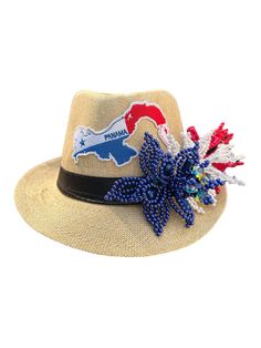 Chapeau Panama / chapeau fedora en paille décoré de fleurs tembleque en perles de perles faites à la main.

 Ce chapeau est parfait pour vous protéger du soleil et afficher votre fierté panaméenne en même temps —- Style très chic et mignon... s'accordera avec toutes vos tenues

 Fabriqués en collaboration avec des artisans d'Amérique latine, notamment de Colombie, de Porto Rico, de Panama, du Nicaragua et du Maryland, nos créations de VivianFongDesigns et PanamanianCrafts célèbrent les riches t Hispanic Culture, Summer Hats Beach, Hat Fedora, Porto Rico, Bright And Beautiful, Cute Style, Beach Hat, Fedora Hat, The Map