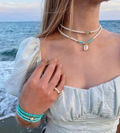 Sea Shell Beaded Necklace, Beads Summer Necklace, Sea Beaded Necklace, Necklace With Seashells, Summer Beach Necklaces, Beach Necklace Ideas, Seashell Beaded Necklace, Kodi Necklace, Summer Necklace Diy