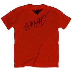 An official licensed Yungblud Unisex T-Shirt featuring the 'Life on Mars' design motif. This high quality T-Shirt is available in a red colourway. Classic fit short sleeved soft-cotton tee with front and back printing. Red Punk T-shirt For Streetwear, Red Band Logo T-shirt, Red Cotton Grunge T-shirt, Red Punk Style T-shirt For Streetwear, Alternative Red Summer Tops, Alternative Style Red Summer Tops, Alternative Style Red Tops For Summer, Red Band Merch T-shirt With Letter Print, Red Band Merch T-shirt With Graphic Print