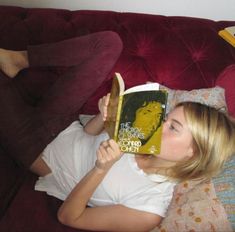 Camille Rowe, Y Project, Reading A Book, Jolie Photo, Future Life, Style Blog, Looks Vintage