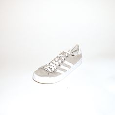 "Vintage 00s ADIDAS canvas sneakers in grey   Size : UK 7, EUR 40, Length : 26 cm / 10\". Material : Cotton, Rubber." Basket Vintage, Adidas Vintage, Vintage Sneakers, Canvas Sneakers, Shoes Trainers, Tie Shoes, Womens Shoes Sneakers, Vintage Looks, Baskets