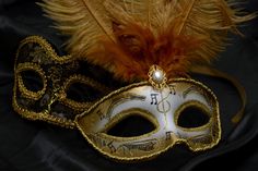 MASK *FRIDGE MAGNET* DRAMA CARNIVAL PARADE MARDI GRAS FESTIVAL COSTUME COLORFUL Environmental Crafts, White Masquerade Mask, Carnival Parade, Venetian Carnival Masks, Feather Mask, Carnival Of Venice, Mask Masquerade, Venetian Mask, Square Wall Clock