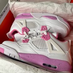 Air Jordan 4 Retro Pink Oreo Brand New Next Day Shipping With Box Jordan 4 Retro Pink, Pink Oreos, 4s Jordans, Jordan 4’s, Pink Jordans, Pretty Sneakers, Jordan Retro 4, Jordan 4s, Jordan 4 Retro