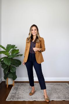 Olive Green Blazer Outfit Work, Camel Outfits For Women, Khaki Blazer Outfit, Tan Blazer Outfits, Camel Blazer Outfit, Blazer Outfits Women, Camel Blazer, Blazer Outfits For Women, Tan Blazer