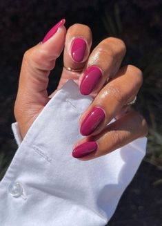 Berry Nail Color, Raspberry Nail Color, Berry Pink Nails, Lesbian Nails, Raspberry Nails, Magenta Nails, Mail Inspo, Neutral Nail Color, Perfect Hands