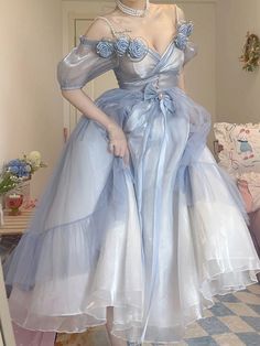 Tea Party Dresses, Dresses Victorian, Light Gradient, Dresses Elegant Long, Outfit References, Fairy Wedding Dress, Rose Fairy, Tea Party Dress, Disney Princess Dresses