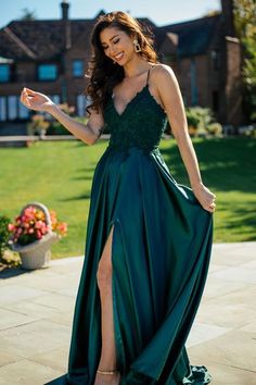 Prom Dresses Long Cheap, Green Prom Dress Long, Simple Evening Dress, Green Lace Top, Ruffle Prom Dress, Spaghetti Strap Prom Dress, Prom Dresses Sleeveless, Cute Prom Dresses, Teen Fiction