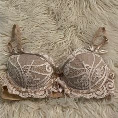 Lightly Lined Beige Lace Push-up Bra, Beige Push-up Bra With Lined Body, Partially Lined Lace Bra In Beige, Partially Lined Lace Beige Bra, Elegant Beige Bra With Lined Body, Fitted Beige Bra With Lined Body, Elegant Beige Lined Bra, Elegant Lined Beige Bra, Victoria's Secret Beige Bra With Built-in Support