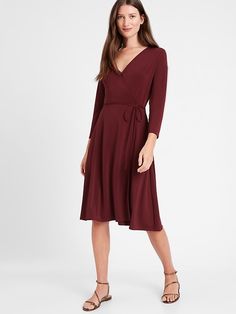 Wrinkle-Resistant Wrap Dress | Banana Republic Classy Business Outfits, Jersey Wrap Dress, Off White Dresses, Geometric Print Dress, Strapless Floral Dress, Comfy Dresses, Sleeveless Floral Dress, Black Lace Dress, Knee Dress