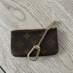 Lightly Used. In Good Condition Louis Vuitton Keychain Wallet, Louis Vuitton Keychain, Bags Louis Vuitton, Keychain Wallet, Louis Vuitton Brown, Louis Vuitton Bags, Louis Vuitton Bag, Wallets, Bag Lady