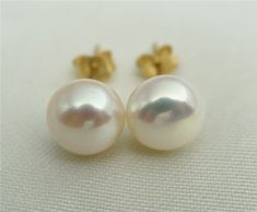 "~size and price for 1pair, button round shape ~Pearl is 100% real freshwater pearl, is 100% natural pearl. ~Pearl : Genuine Fresh Water Pearls AAAA(4A) ~Pearl Color: white ~Ear Posts & Nuts: 14k goldfilled ~High Quality Pearls with great Luster, smoothness, and thick nacre. ~Packaging: beautiful gift box(please select) ---------------------------------------------------- 80% OFF, 6-6.5mm gray 4a pearl stud: https://www.etsy.com/listing/201117028/25dollars-promote-for-opening6-65mm 80% OFF, Classic White Pearl Earrings With Round Beads, White Round Beads Pearl Earrings Gift, Gift White Round Beads Pearl Earrings, Gift White Pearl Earrings, Gift White Round Pearl Earrings, Leather Pearl Jewelry, Natural Pearl Necklace, Pearl Statement Necklace, Big Pearl