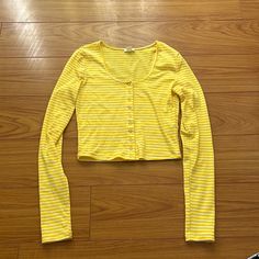 Brand New Yellow Striped Long Sleeve From Garage - Worn Once! Size:Xs Yellow Long Sleeve Shirt, Yellow Long Sleeve, Yellow Shirt, Yellow Shirts, Halloween 2024, Yellow Top, Yellow Stripes, Clothing Ideas, Striped Long Sleeve