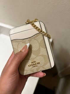 Victoria + Core, Coach Mini Bag, Coach Wallets, My Style Bags, Cute Tumblr Pictures, What In My Bag, Fancy Bags, Girly Accessories, Coach Wallet