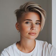 Long Hair On Top Short Sides Women, Undercut Grey Hairstyles Women, Female Shaved Head Design, Short Haircut Undercut For Women, Undercut Round Face Woman, Long Pixie Haircut Shaved Sides, Women Buzzed Haircut, Short Half Shaved Hairstyles, Pixie With An Undercut