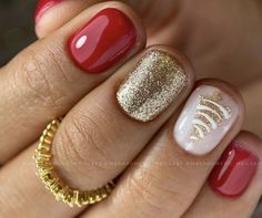 Toe Nail Colors For Christmas, Red White And Gold Christmas Nails, Christmas Gel Toe Nails, Christmas Luminary Nails, Christmas Nails2024, Christmas Short Nails Ideas, Short Dip Nails Christmas, Christmas Toes Pedicure Ideas Winter, Red And Gold Holiday Nails