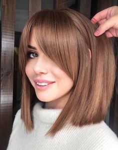 Rambut Brunette, Blonde Hair Shades, Haircuts Straight Hair, Haircut And Color, Mid Length Hair, Round Faces, Medium Hair Cuts, Medium Length Hair Cuts, Brunette Hair Color