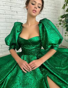 Emerald Palace Puff Gown | Teuta Matoshi Puff Gown, Sweetheart Evening Dress, Teuta Matoshi, Green Evening Dress, Box Pleat Skirt, Dress With Short Sleeves, Evening Dresses Prom, Looks Vintage, Pretty Dresses