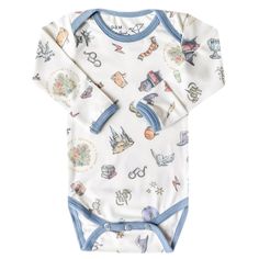 Everyday comfort in modern prints. With buttery soft fabric that's gentle against baby's skin, these long sleeve bodysuits are the perfect everyday wardrobe piece. Available in trend-driven prints, they feature overlap shoulders for easy on and off. Our smaller sizes also include fold-over mittens to prevent scratching Harry Potter Baby Clothes, Baby Bandana Bibs, Bandana Baby, Copper Pearl, Footie Pajama, Pearl Collection, Short Sleeve Bodysuit, Baby Skin, Long Sleeve Pyjamas