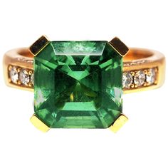 Thomas Leyser is renowned for his contemporary jewellery designs utilizing fine coloured gemstones and diamonds. This ring in 18k rose gold is set with 1x fine vivid Tourmaline (facetted, emerald-cut, 10mm, 4.39ct) + brilliant cut Diamonds (G/VS, 0.32ct). Ringsize: 6 3/4 (54) Rings Multiple, Rings Solitaire, Chrome Tourmaline, Yellow Gold Solitaire Ring, Contemporary Jewelry Design, Solitaire Rings, Yellow Gold Diamond Ring, Gold Solitaire Ring, Gold Cocktail Ring