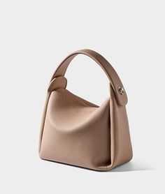 Trendy Satchel Bags Chic Purse Collection – woyaza Purse Collection, Chic Purses, Bag With Chain, Leather Crossbody Purse, Carry All Bag, Satchel Handbags, Small Crossbody Bag, Small Crossbody, Top Grain Leather