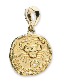 18kt yellow gold polished finish coin body embossed crab motif clasp fastening flush-set round-cut diamond Please note that the chain pictured is not included with this item. Normal everyday use and external agents may reduce the lustre of gemstones and gold surfaces. To maintain, use specific, non-abrasive products specially meant for cleaning jewellery. Luxury Brass Jewelry With Logo Charm, Gold Round Jewelry With Logo Charm, Gold Coin-shaped Jewelry With Charms, Yellow Gold Medallion Jewelry With Logo Charm, Gold-plated Jewelry With Logo Charm, Luxury Tarnish Resistant Coin Jewelry, Gold-plated Yellow Gold Coin Jewelry, Yellow Gold Coin-shaped Jewelry With Charms, Yellow Gold Coin-shaped Charms Jewelry